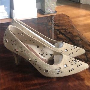 Donald Pliner suede pumps